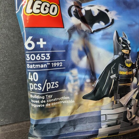 New LEGO 30653 DC Batman 1992 Minifigure Gift Stocking Stuffer Contains 40 Piece - Picture 6 of 10